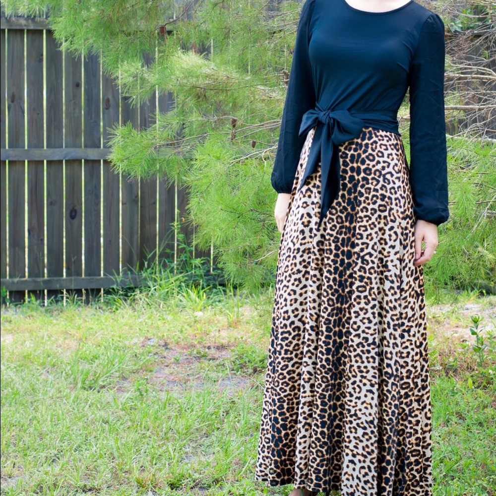 Dainty Jewell’s Leopard Maxi Dress
